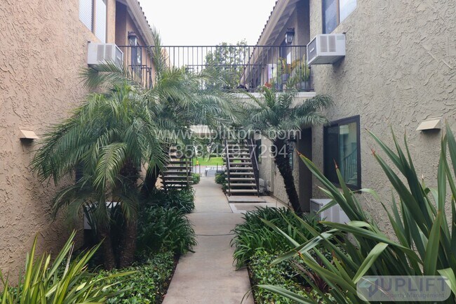Building Photo - 2 Bed, 2 Bath Condo with Modern Upgrades A...