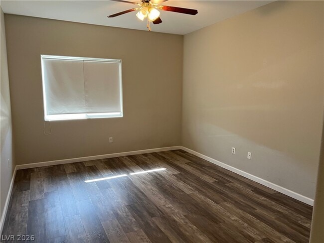Building Photo - 5650 E Sahara Ave