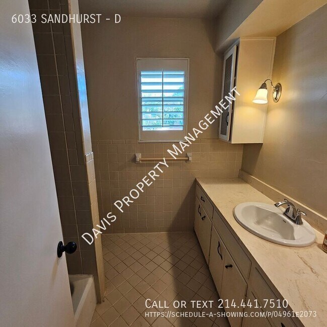 Building Photo - 6033 SANDHURST-D