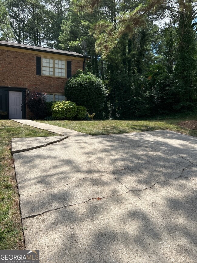 Building Photo - 334 Lexington Dr