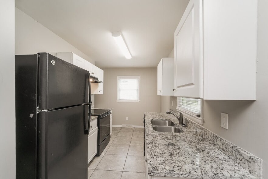 Building Photo - 4944 Springview Rd