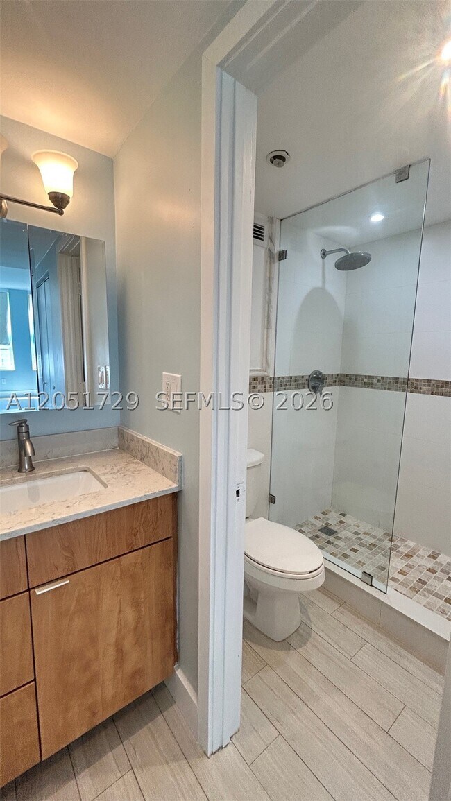 Building Photo - 2899 Collins Ave