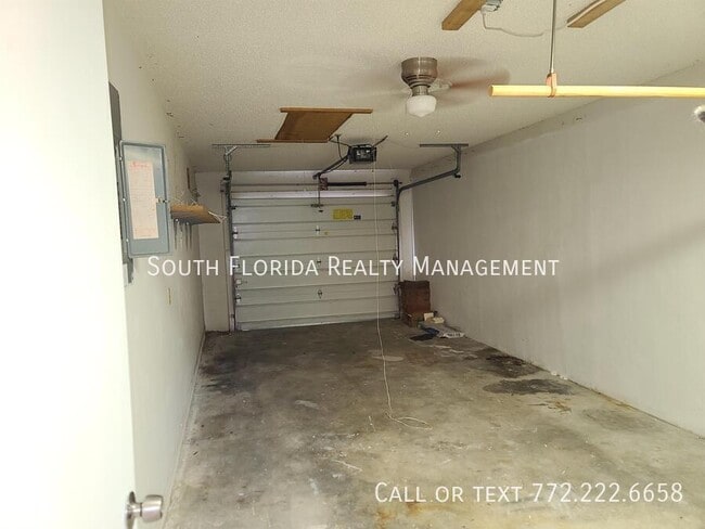 Building Photo - 4311 SE Geneva Dr