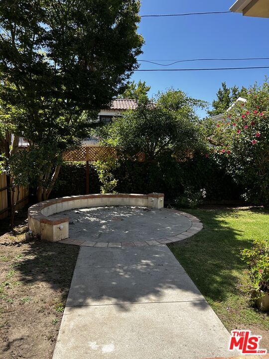 Building Photo - 10515 Oaklawn Rd