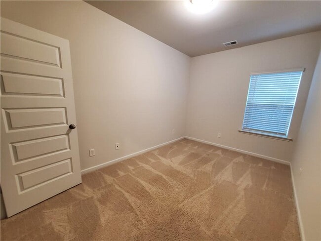 Building Photo - 143 Sawgrass Dr