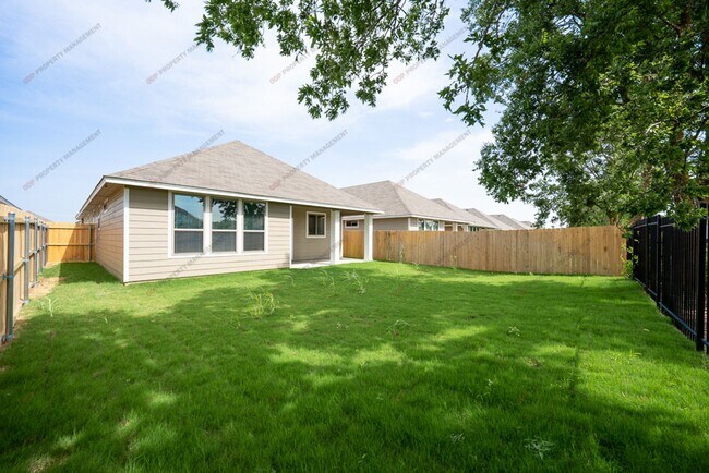 Building Photo - 624 Ripplewood Dr
