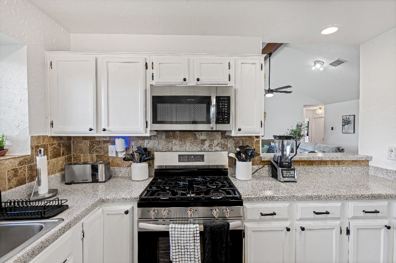 Building Photo - 804 Sylvia Ln