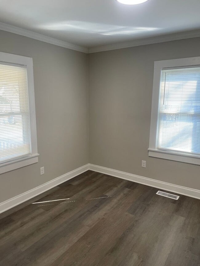 Building Photo - 2806 Stockton St