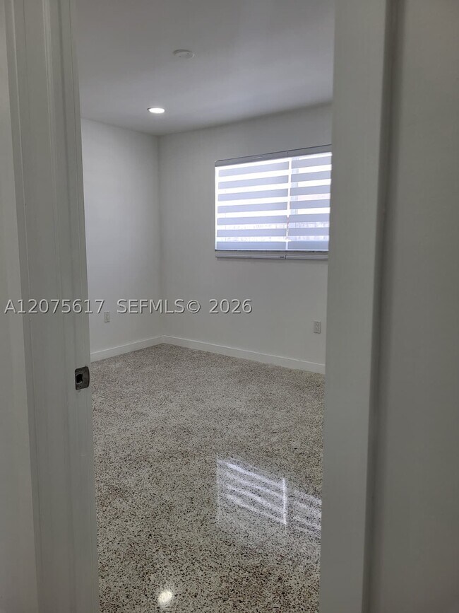 Building Photo - 9226 SW 37th St
