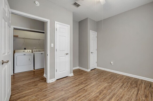 Building Photo - 1652 Corey Wood Cir