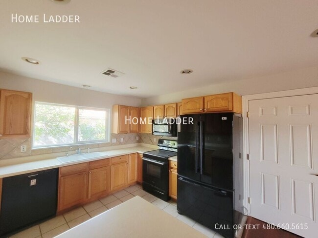 Building Photo - 5214 N 21st Ave