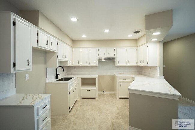 Building Photo - 23919 Ellie Ln