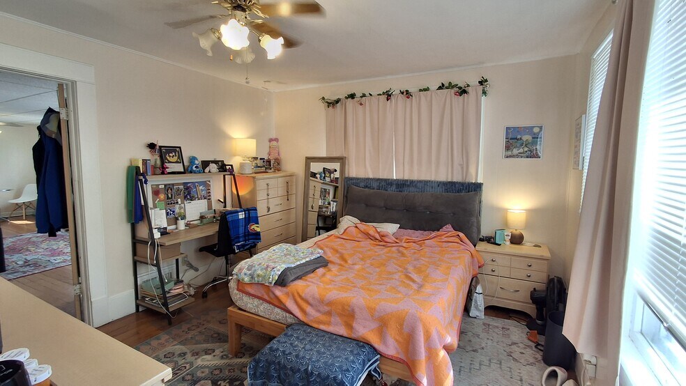 Building Photo - 1339 Vermont St