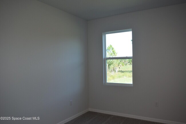 Building Photo - 3143 Fullerton Ave