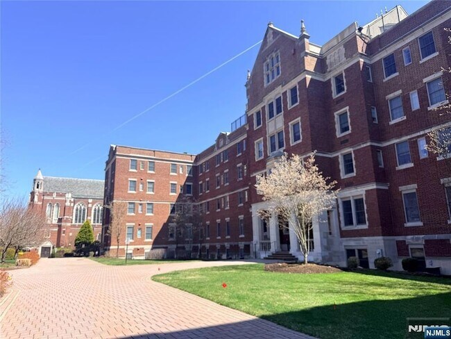 Building Photo - 3104 Rio Vista Dr