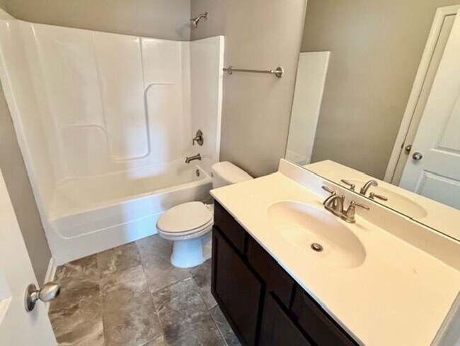 Building Photo - Now Leasing a 4-Bedroom 3 Bath Home In Olive Branch