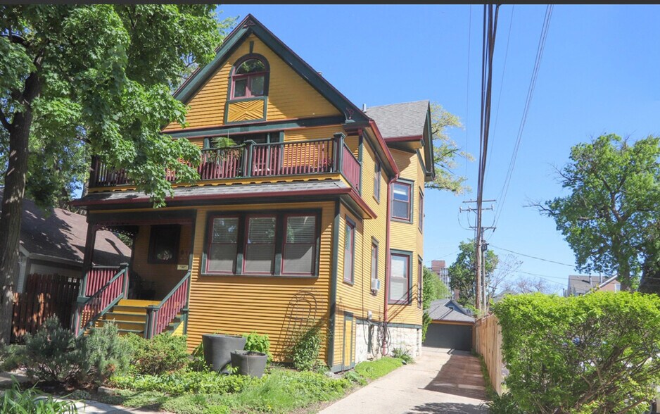 Primary Photo - 916 Pleasant St