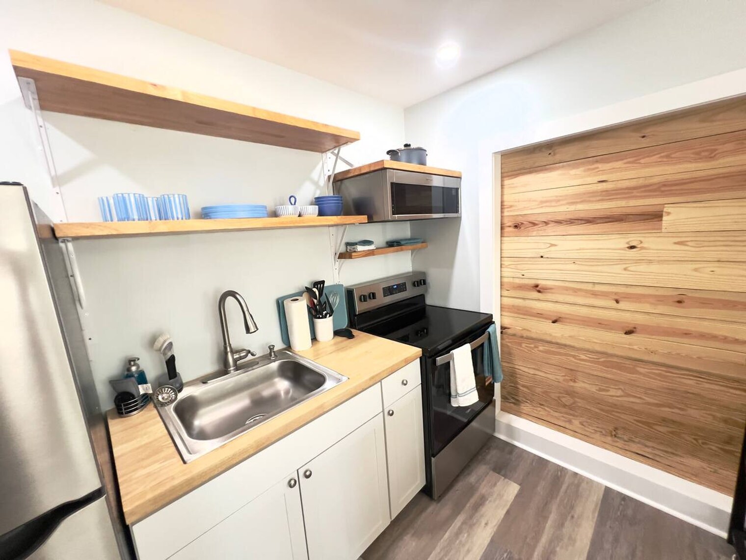 Building Photo - 216 La Paloma Pl