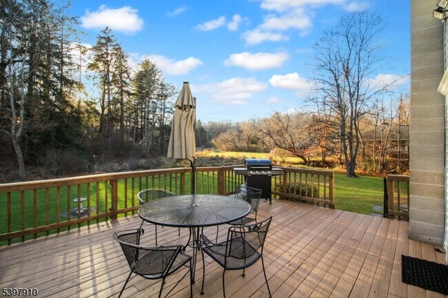 Building Photo - 405 Mt Hermon Rd