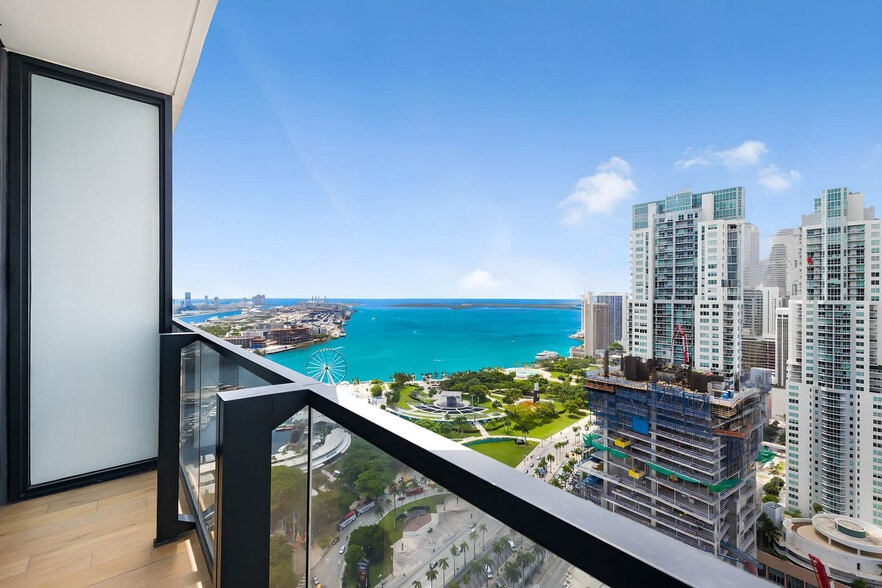 Building Photo - 398 NE 5th St