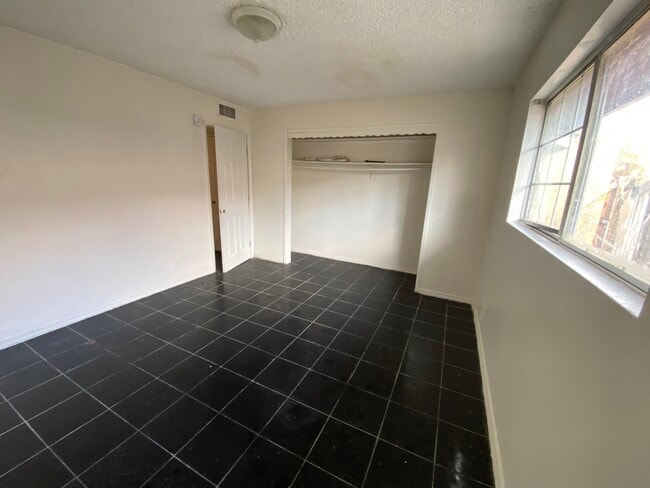 Building Photo - 1108 Monterey St