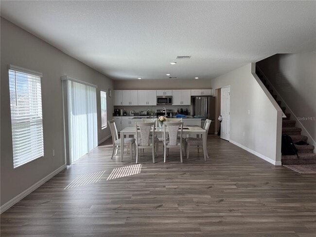 Building Photo - 3464 Dahlia Dr