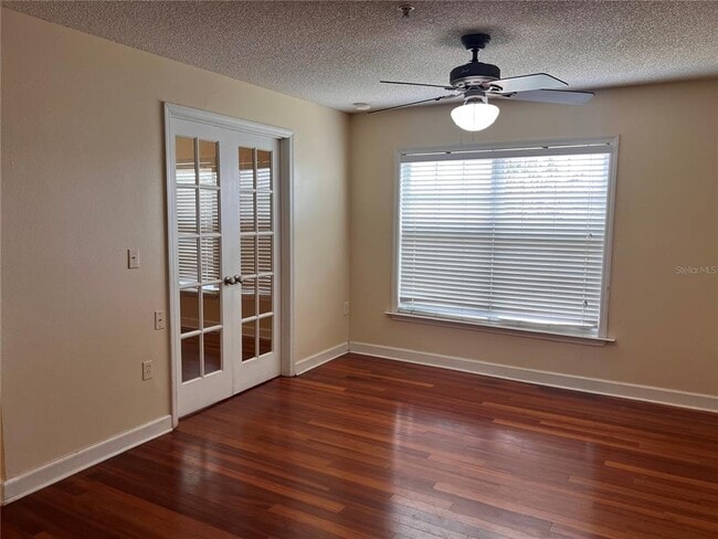 Building Photo - 2031 Dixie Belle Dr