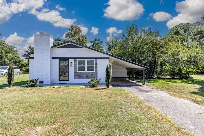 Building Photo - 120 Erik Dr