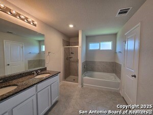 Building Photo - 425 Sabine River