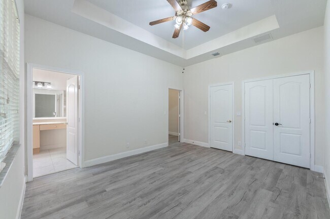 Building Photo - 5761 Spanish River Rd