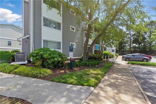 Building Photo - 500 Ocean Trace Arch