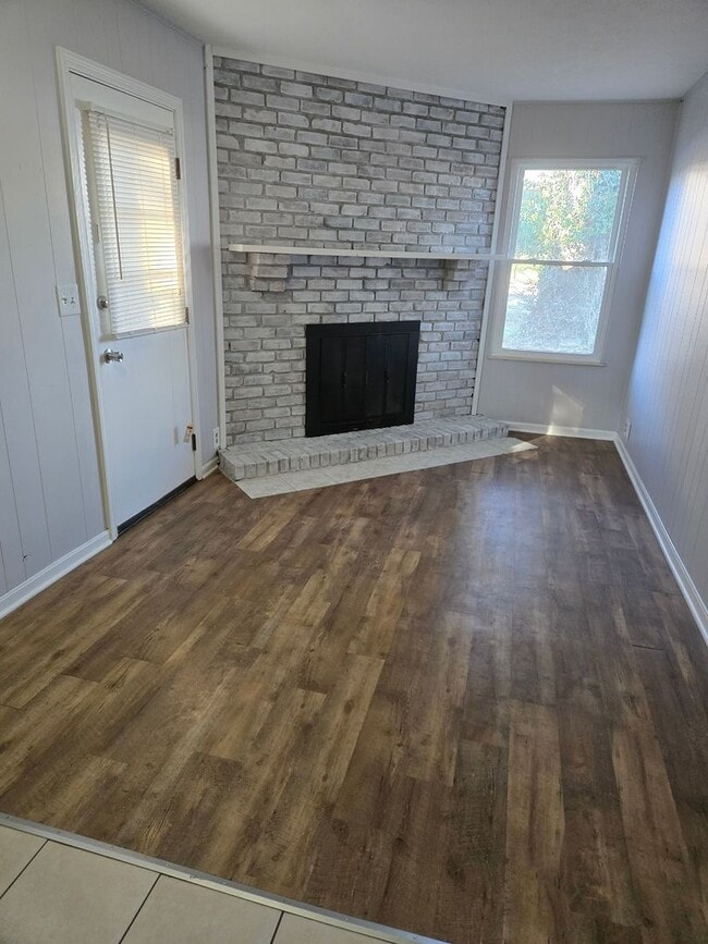 Building Photo - 4175 Webster Ave