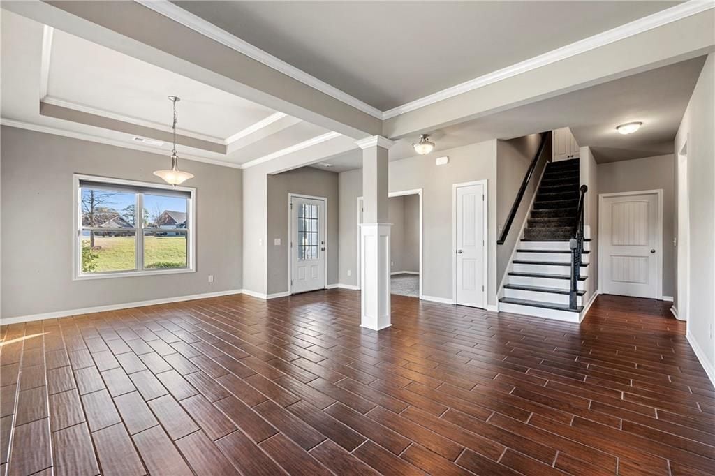 Building Photo - 540 Brookside Ln