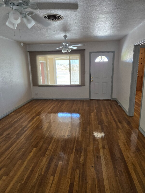 Building Photo - 1514 4th St