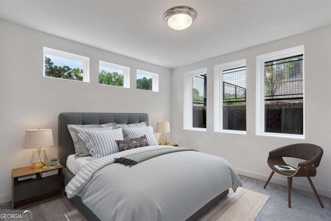 Building Photo - 400 Pratt Dr SE