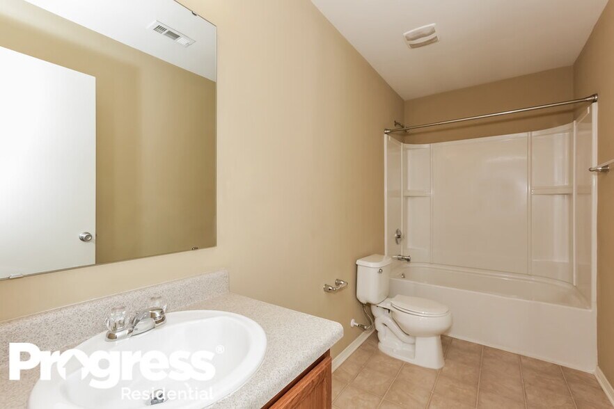 Building Photo - 6329 Highland Commons Dr