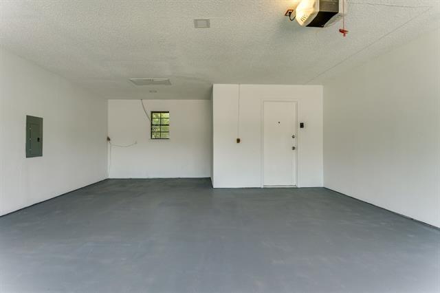 Building Photo - 3840 Silverstone Dr
