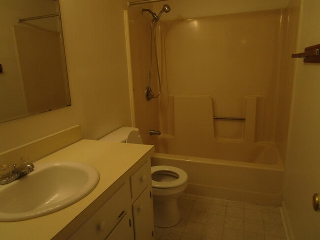 Building Photo - 25 Cuttino Rd