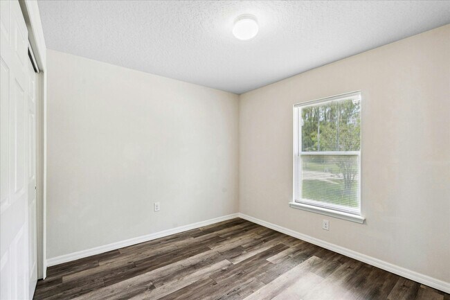 Building Photo - 29 Lloshire Path