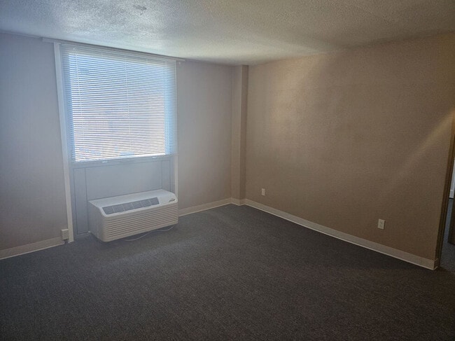 Building Photo - Geneva Tower