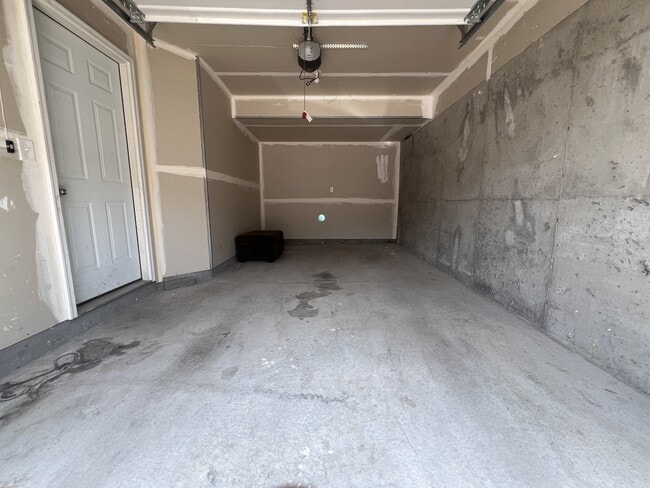 Building Photo - 328 Falcon Run