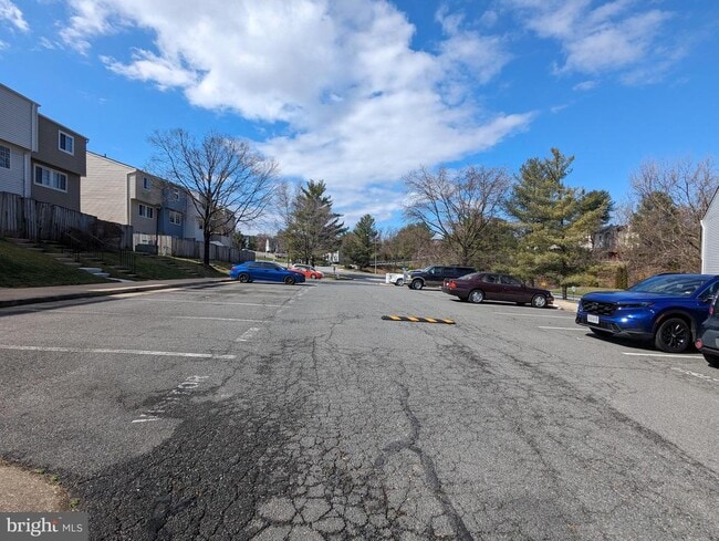 Building Photo - 1680 Thenia Pl