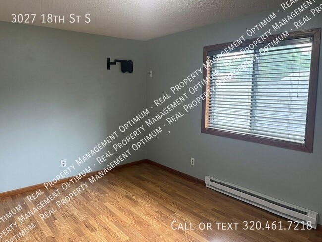 Building Photo - 3027 18th St S