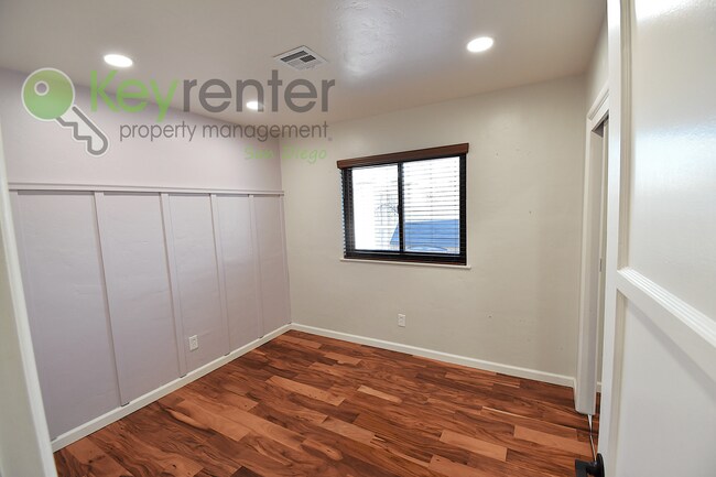 Building Photo - Single Detach Home in the heart of Bay Park | Close to SeaWorld, Mission Bay, Hwy 5 & 8 freeway