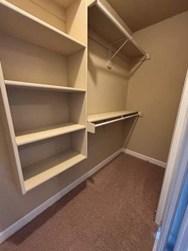 Building Photo - Spacious 2BR 2.5 BA Home w/ Granite tops + Garage in Blue Springs