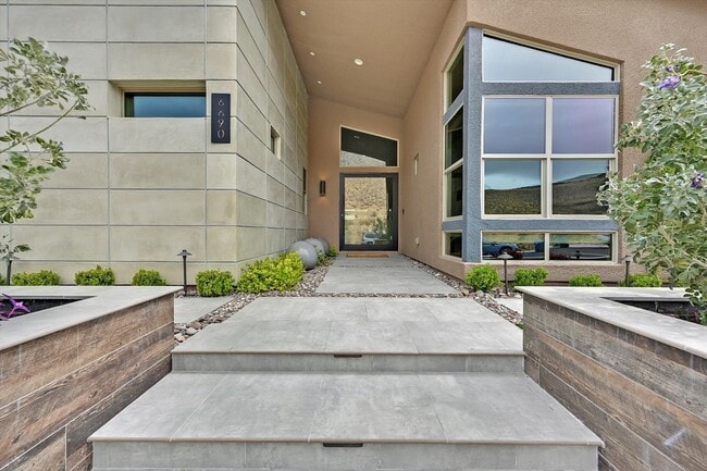 Building Photo - 6690 Interstellar St