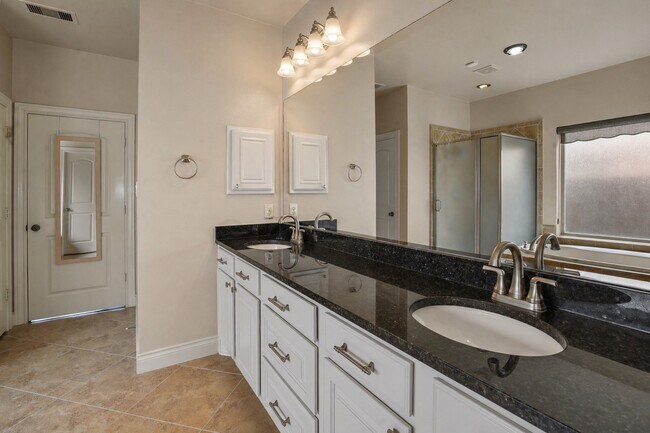 Building Photo - 28902 Davenport Dr