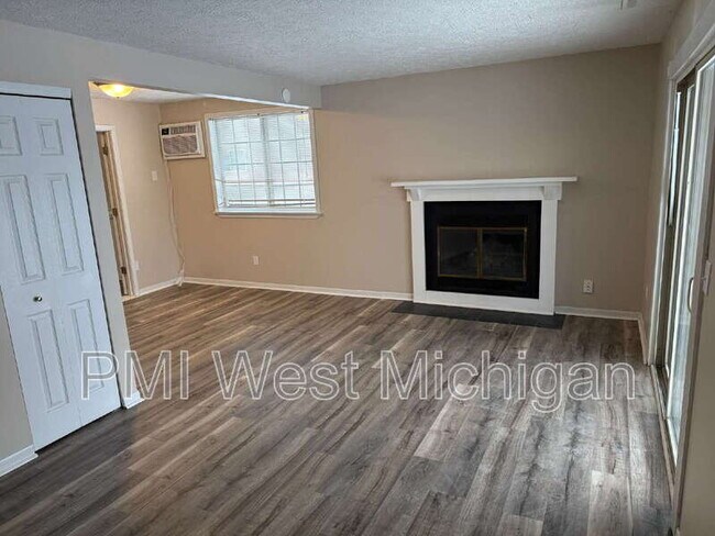 Building Photo - 5852 Shaw St