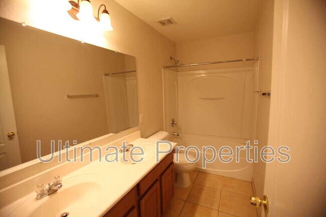 Building Photo - 2215 N 92nd Glen