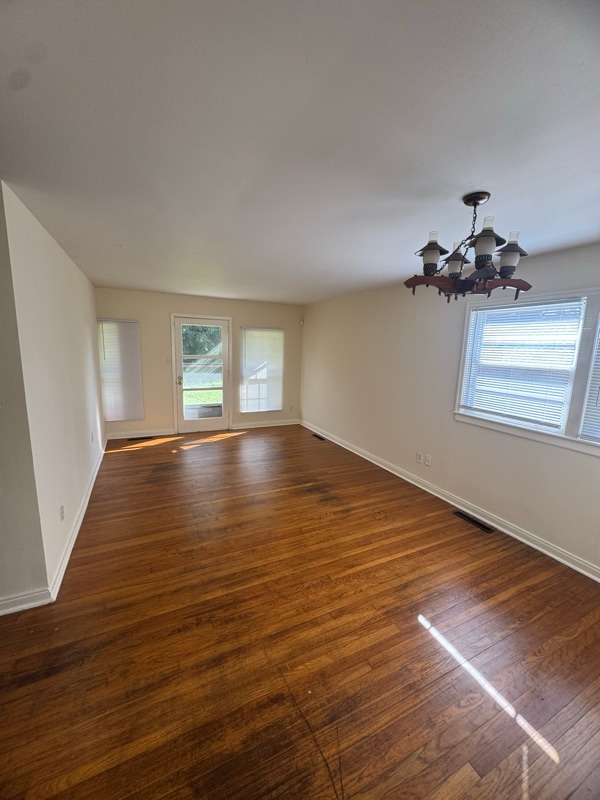 Building Photo - 405 Hampton Dr